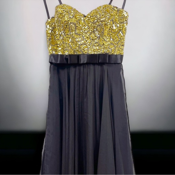 NWT Stunning La Femme Gold Jeweled Bodice Strapless Evening Gown - Size 8 - Picture 3 of 10